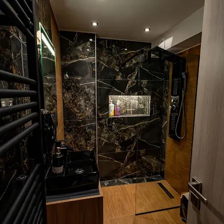 S&j Luxury Holiday home Stratonion